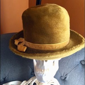 TIMELESS Austrian women’s hat Vis-a-vis 1940’s